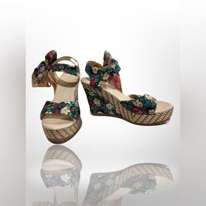 Floral 3 inches Wedge Heels w/ Basket Weave Detail